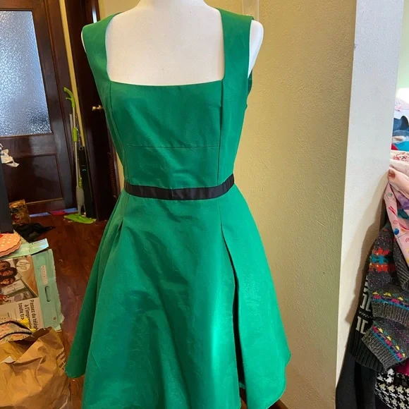 Green cutout dress - Picture 1 of 2
